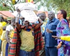 Uganda begins emergency food handouts after 19 die from hunger | Ξένα νέα στο PlusTV.gr
