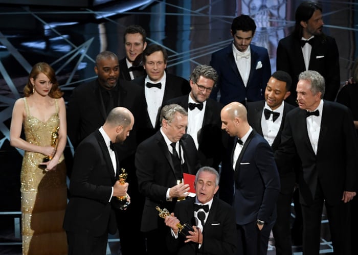 Anatomy Of An Oscars Fiasco How La La Land Was Mistakenly