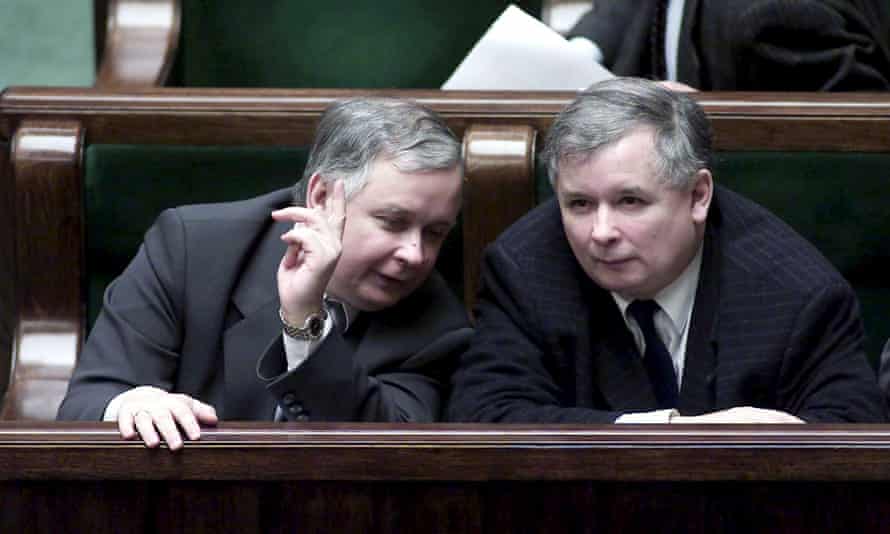 Lech and Jarosław Kaczyński, who founded Poland’s Law and Justice party, as MPs in 2005.