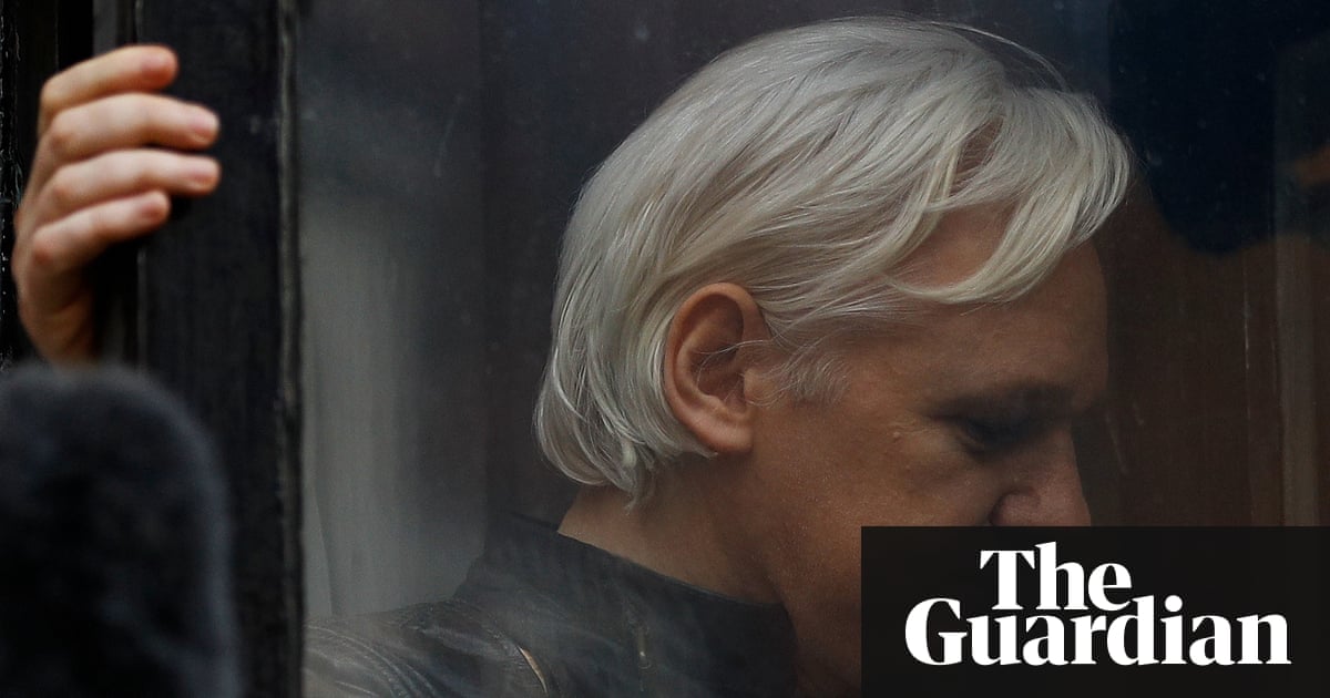 Julian Assange saga: judge to rule on arrest warrant