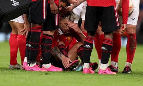 Erik Ten Hag has refused to speculate publicly on the nature of Lisandro Martinez’s injury.
