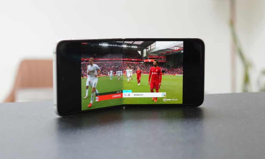 samsung galaxy z flip 3 review