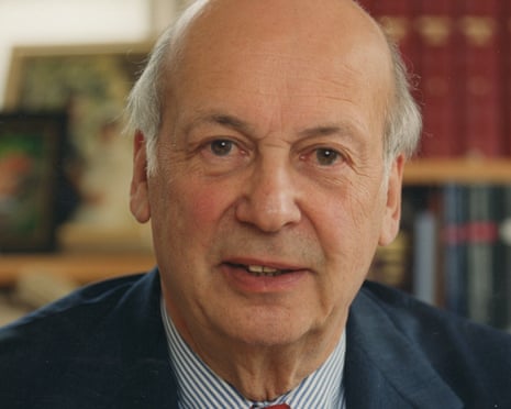 Sir Elihu Lauterpacht was fearlessly independent and persuasive