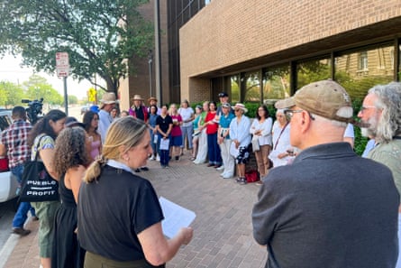people pray outside