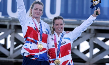 Gold medallists Eilidh McIntyre and Hannah Mills.