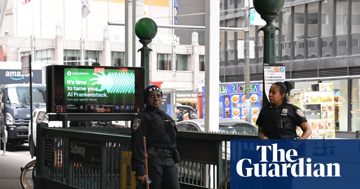 New York City police seek suspect in fatal subway station shooting
