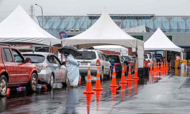 Motorists queue at the Otara testing station after a positive coronavirus case was reported in the community.