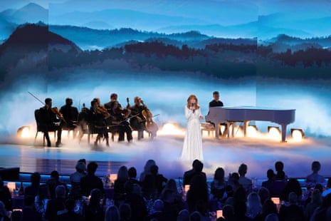 Reba McEntire performs onstage