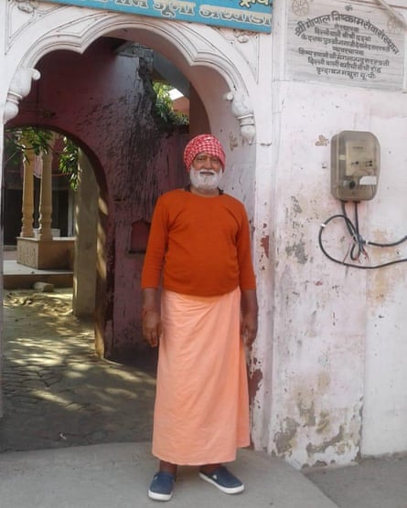 Pragyanand Giri, at his hermitage