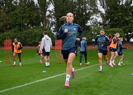 Beth Mead training at London Colney