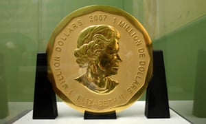 The 100kg ‘Big Maple Leaf’ bearing the Queen’s head was minted by Canada in 2007 is made of highly pure gold.