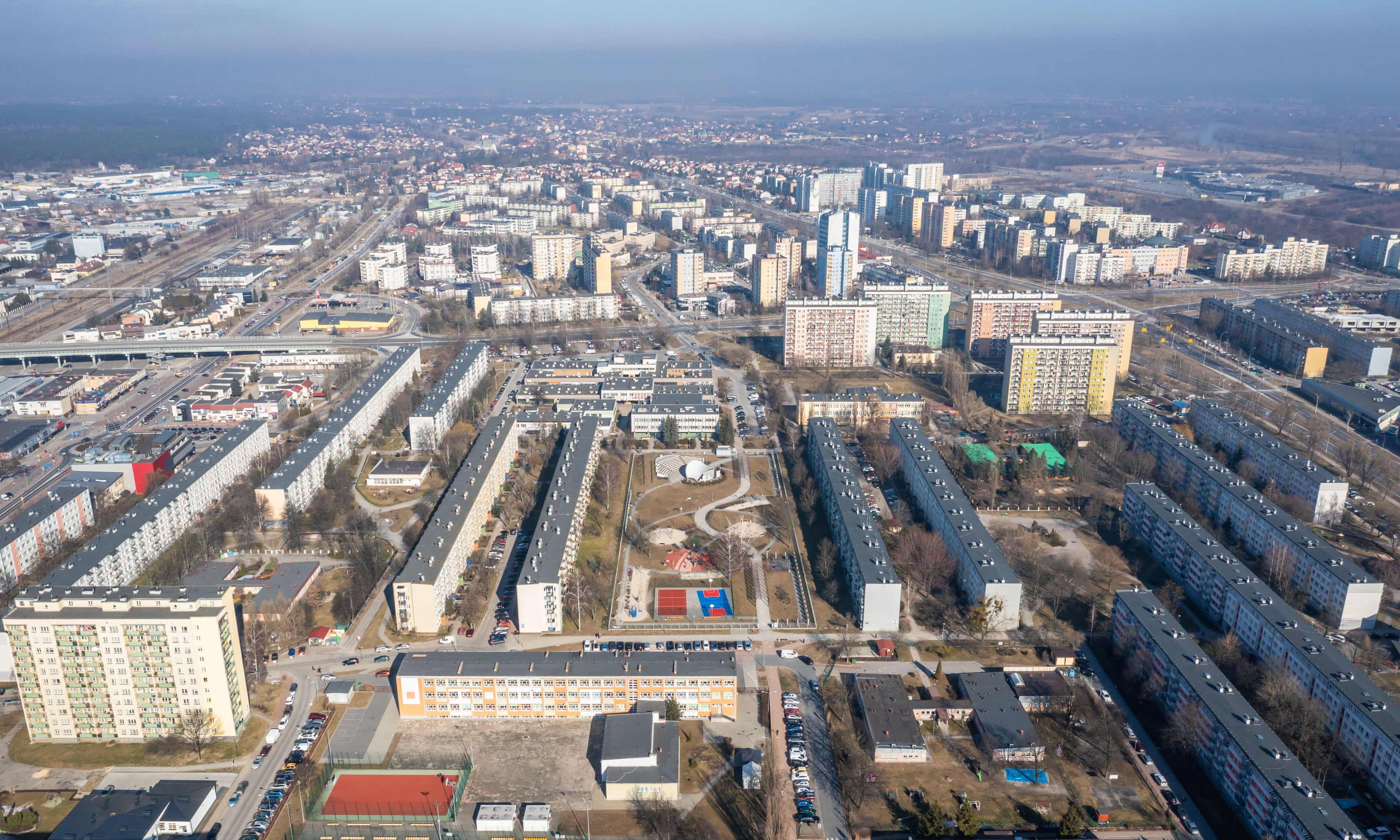 Funeral home in Poland apologises after body falls from hearse into traffic (theguardian.com)