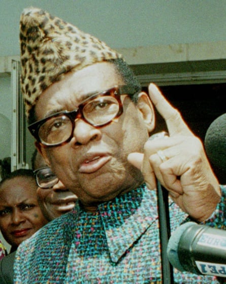 Mobutu Sese Seko speaks to reporters.