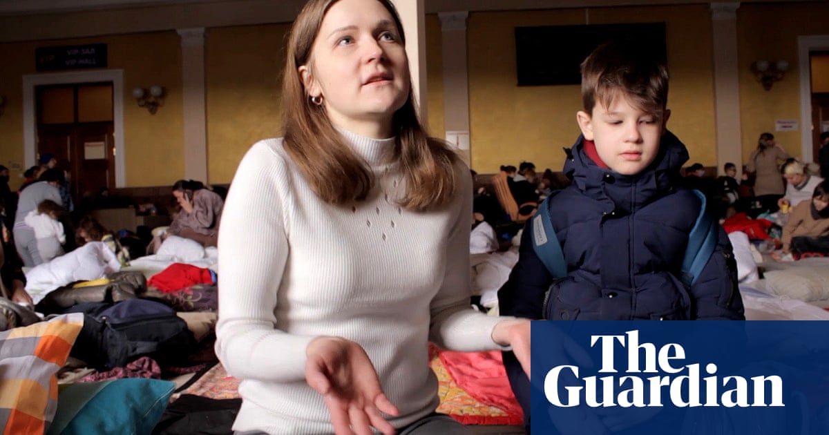 ‘I can’t believe this is happening’: the refugees trying to escape Ukraine – video