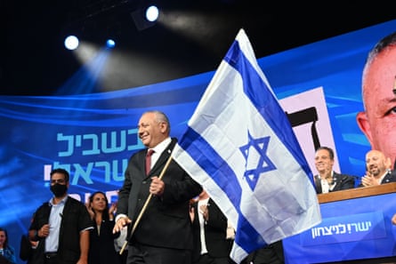 Opposition leader Gadi Eisenkot celebrates the release of the exit polls at the Yashar party's campaign headquarters in Tel Aviv, 27 October 2026.