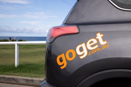 Go get car sign on the side of a car near the brake light