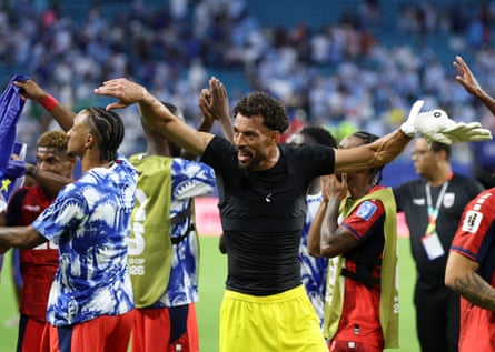 ‘الجميع يتحدث عن كيب فيردي’: مسيرة كأس العالم تفرح مجتمع الشتات في المملكة المتحدة ‘الجميع يتحدث عن كيب فيردي’: مسيرة كأس العالم تفرح مجتمع الشتات في المملكة المتحدة