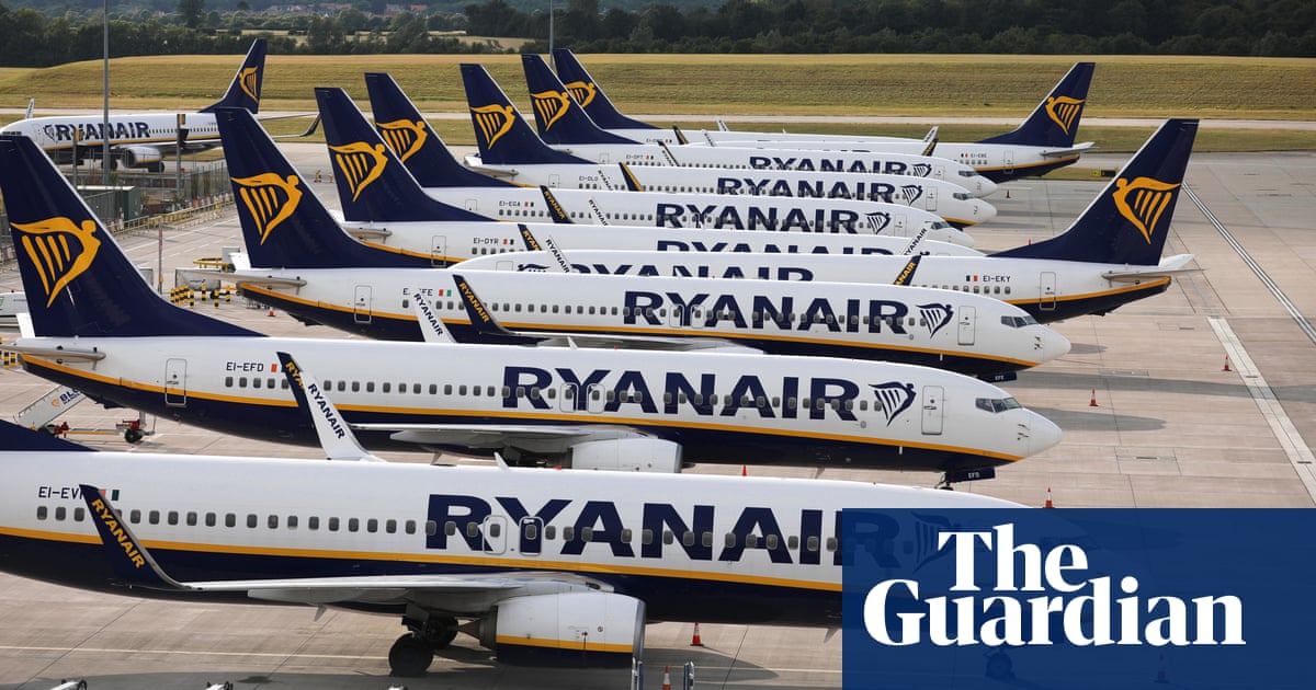 Ryanair reports record £701m loss as Covid forces it to slash flights