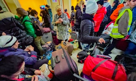 Ukrainian refugees at the border with Poland, 9 April 2022