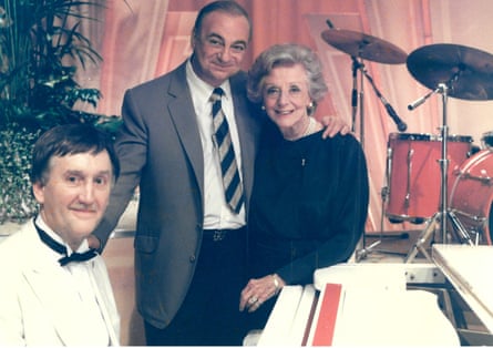 Don Shearman at the piano with Roy Hudd and Evelyn Laye