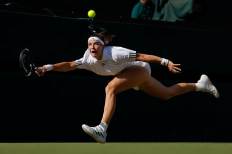 Muchova stretches to reach a return to Osaka