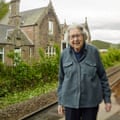 Anne-Mary Paterson di luar ruang tunggu pribadi di stasiun Beauly