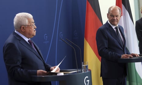 Mahmoud Abbas and Olaf Scholz during the press conference in Berlin