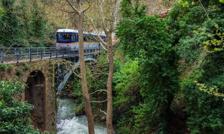 The Odontotos train passes over the Vouraikos River.