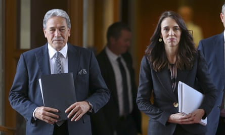 New Zealand Deputy Pm Breaks Ranks To Urge Ardern To Lift Covid 19 Lockdown New Zealand The Guardian