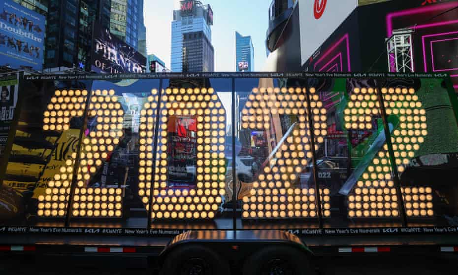 2022 numerals arrive in Times Square