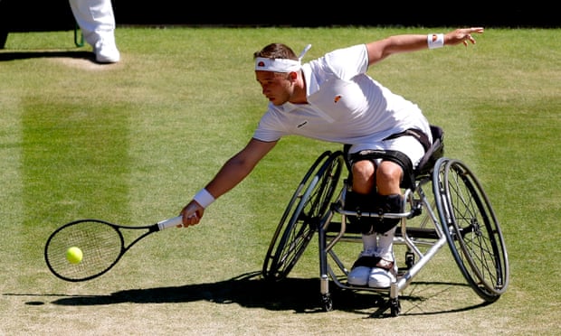 Alfie Hewett in action against Gustavo Fernández during their wheelchair singles semi-final
