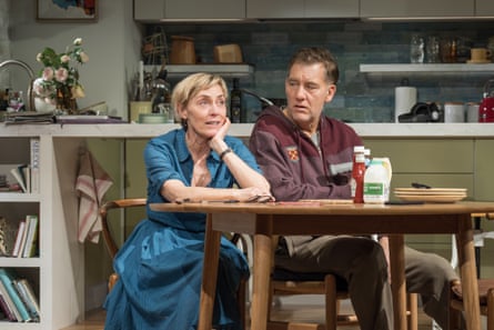 Saskia Reeves and Clive Owen. End National theatre