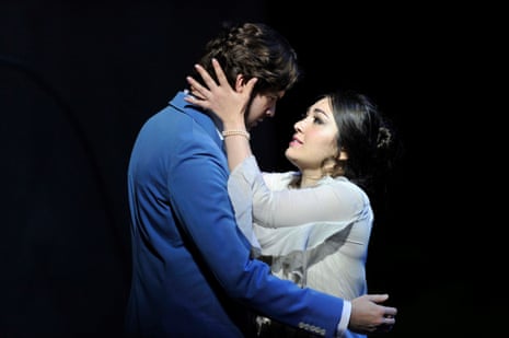 Kristina Mkhitaryan as Violetta, with Zach Borichevsky (Alfredo), in Glyndebourne’s La traviata.