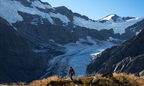 The Dart Glacier and Cascade Saddle 