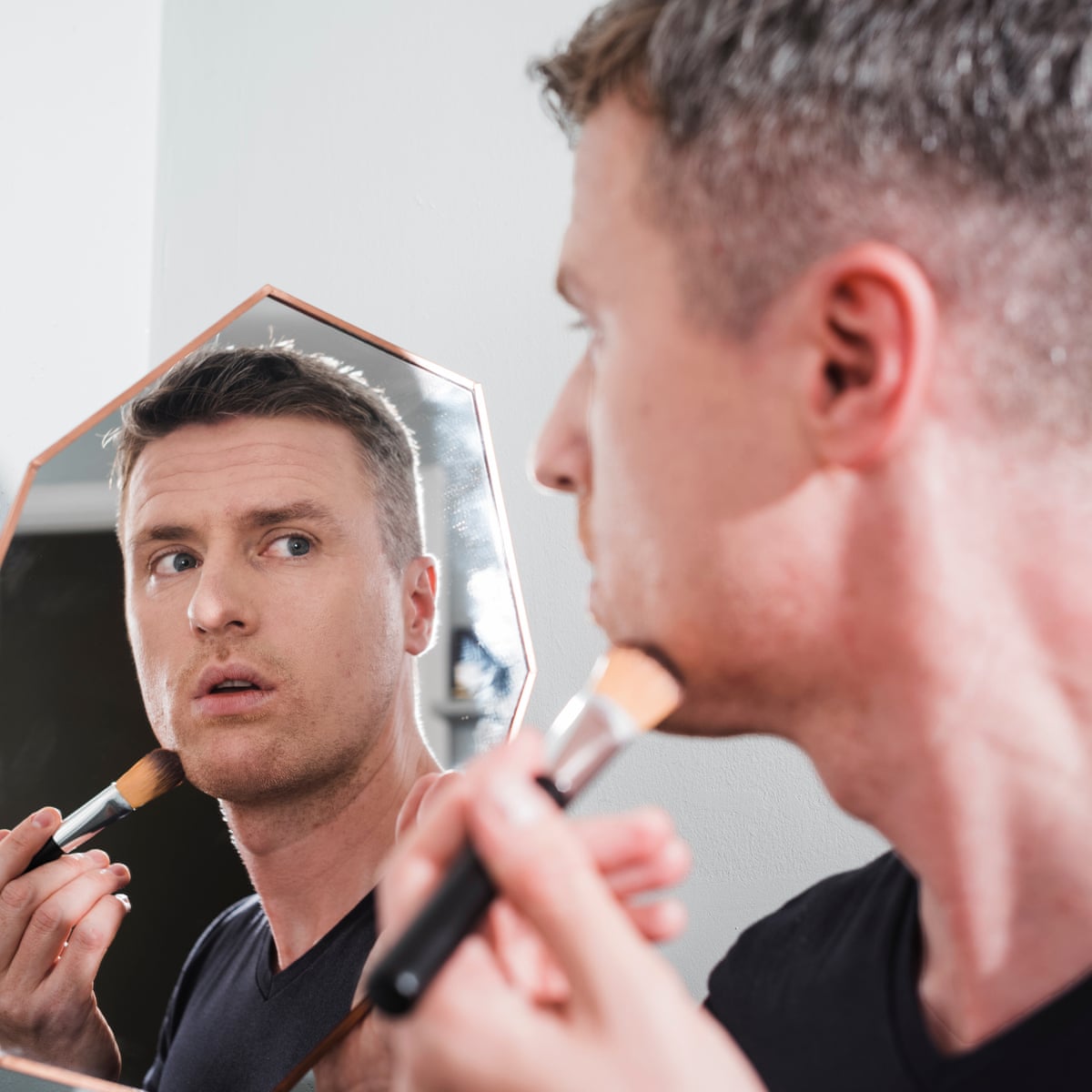 「man makeup」的图片搜寻结果