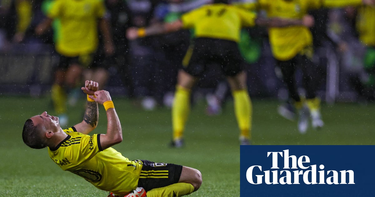 Само пет години след като членовете основатели почти избягаха от града