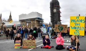 Students strike for climate change in London