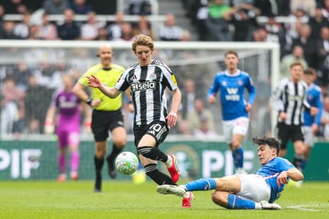 Luke O'Nien slides in on Anthony Gordon as we get back underway at St James’ Park.