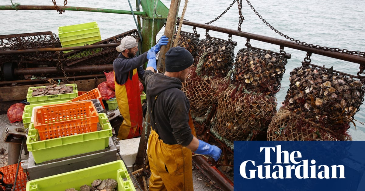 France drops threat of trade war over post-Brexit fishing rights