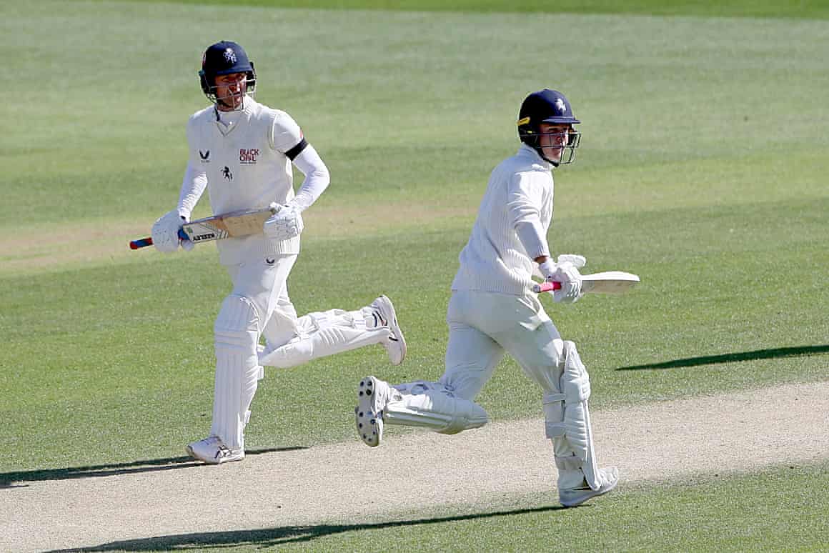 Joe Denly and nephew Jaydn Denly running between the wickets for Kent