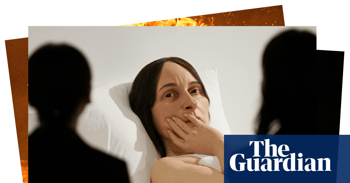 A crumpled train and artwork In Bed: photos of the day – Tuesday