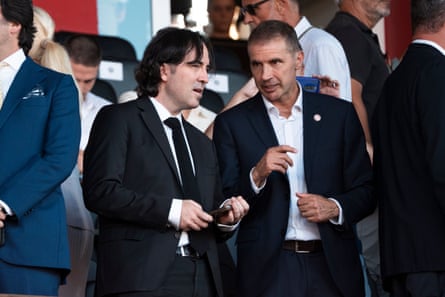 Raul Martin Presa (left), nan president of Rayo Vallecano
