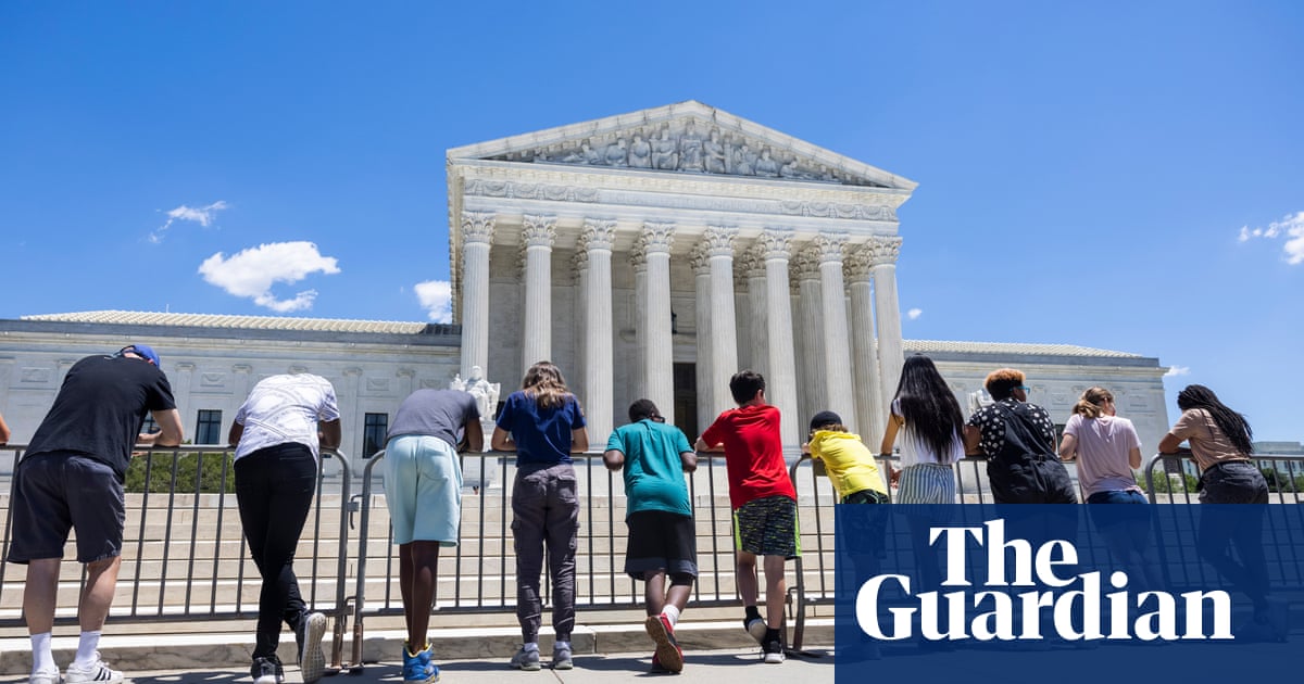 Mississippi urges US supreme court to overturn Roe v Wade in abortion case