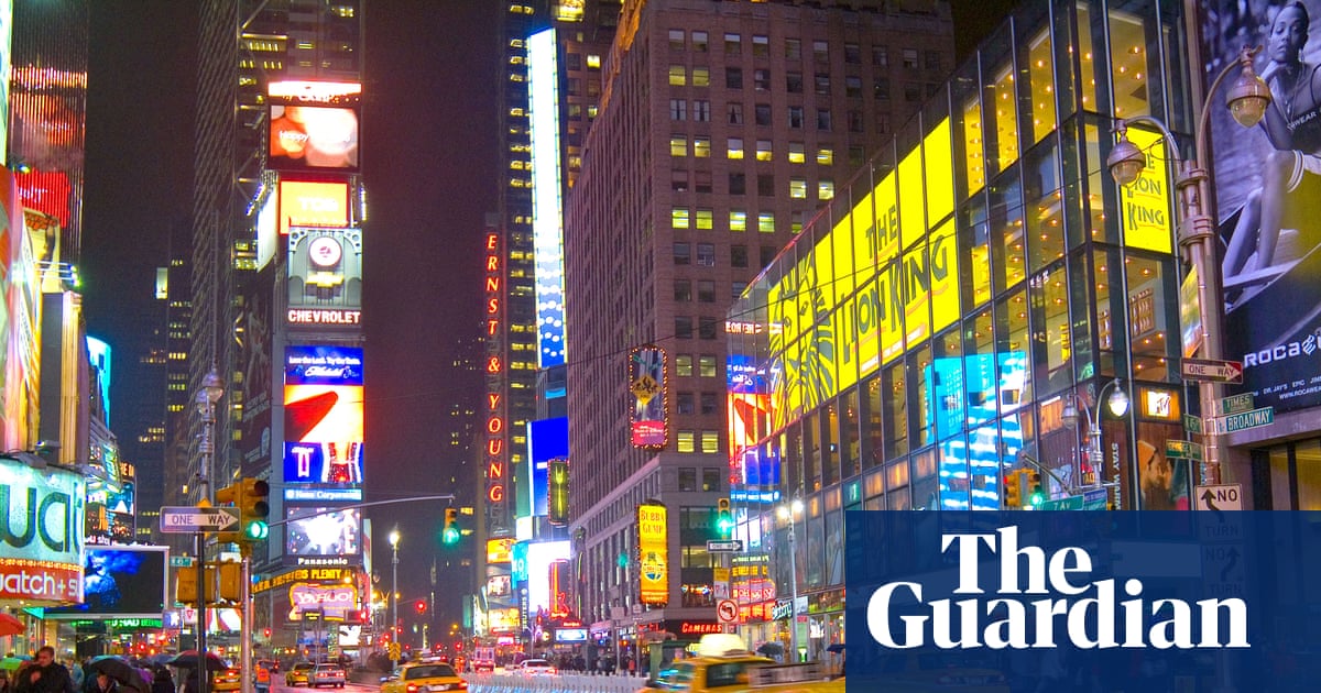 Three people injured in shooting at New York City's Times Square