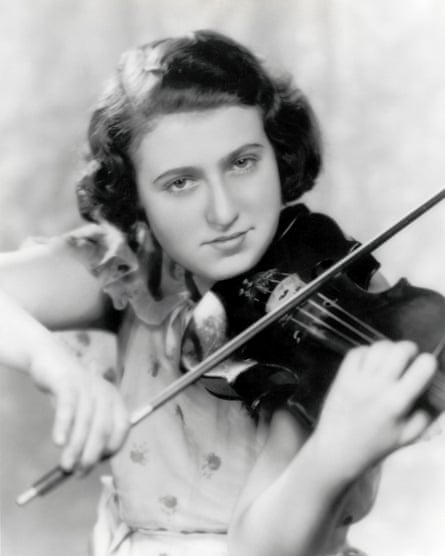 Ida Haendel as a girl. At the age of three and a half she amazed her mother by reproducing a song on the violin.
