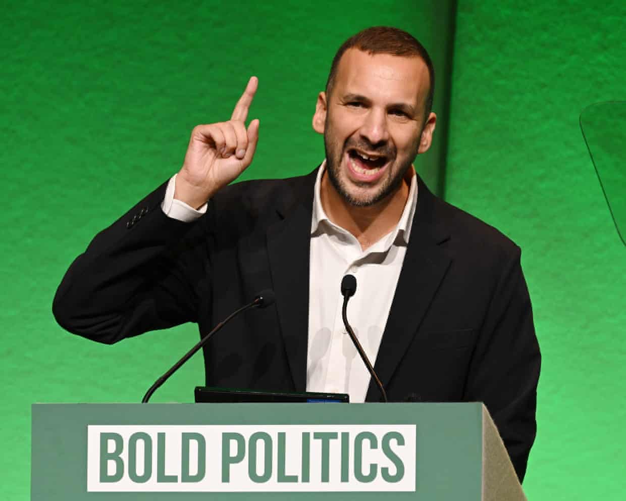 La derrota del Partido Laborista ante el Partido Verde resume el doble rasero que aqueja nuestra política. La derrota del Partido Laborista ante el Partido Verde resume el doble rasero que aqueja nuestra política.