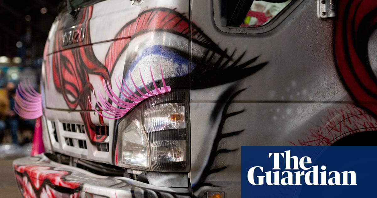 Philadelphia drag troupe offers 10,000lb of glitter' for return of beloved Beardmobile