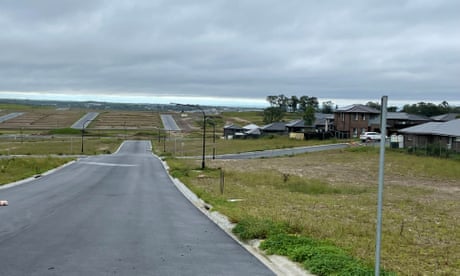 Una urbanización en el distrito de Hills. Miles de personas adicionales vivirán en la planicie de inundación si la tierra ya aprobada para el desarrollo procede.