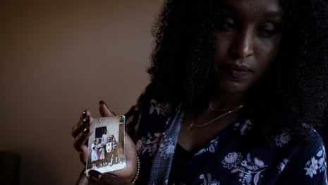  Frida Umahoza tells how she survived the 1994 Rwandan Genocide - video