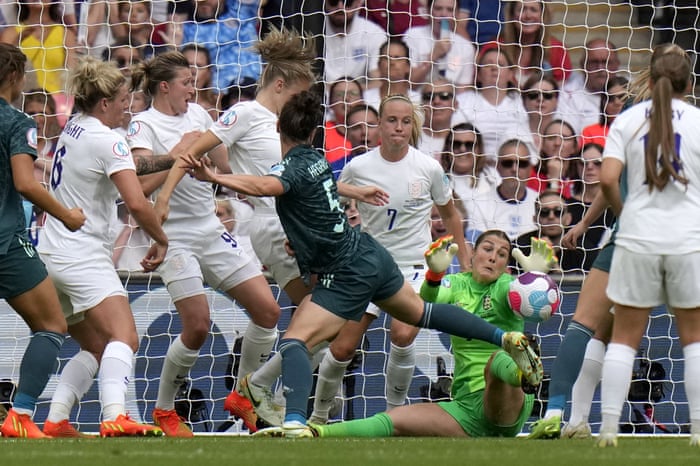 No penalty during the scramble in the box.